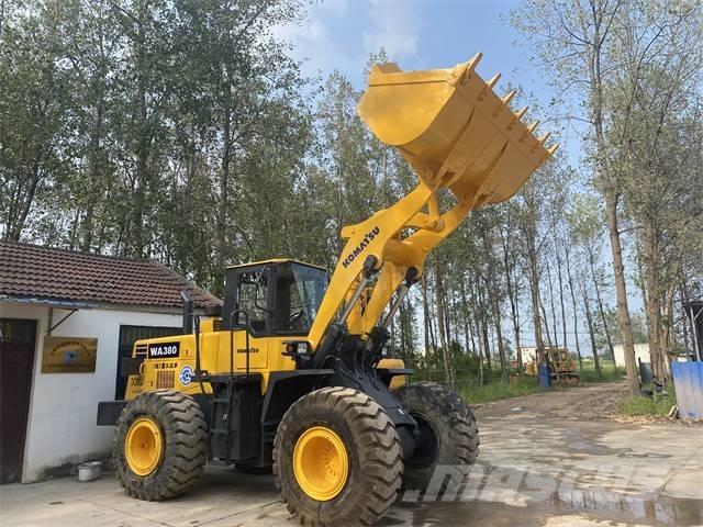 Komatsu WA380 Chargeuse sur pneus