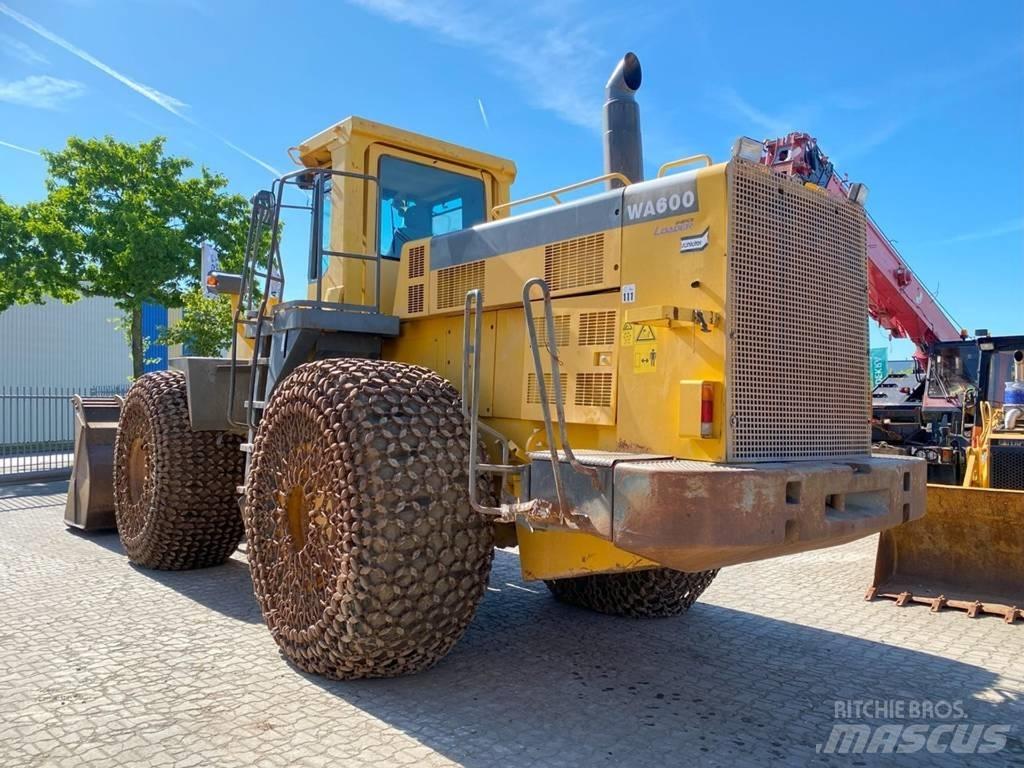 Komatsu WA 600-3 Chargeuse sur pneus