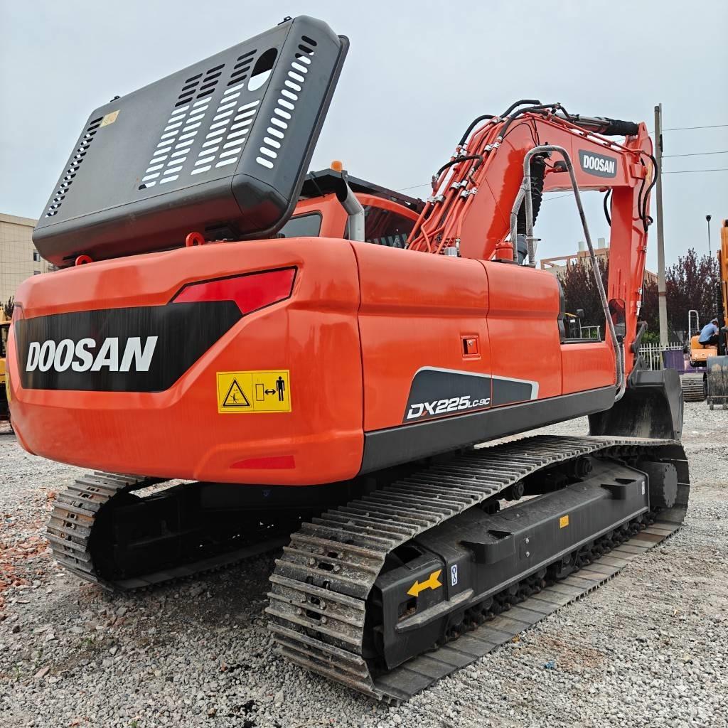Doosan DX225LC-9C Pelle sur chenilles