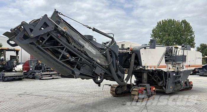 Wirtgen W 220 Fraiseuse à froid