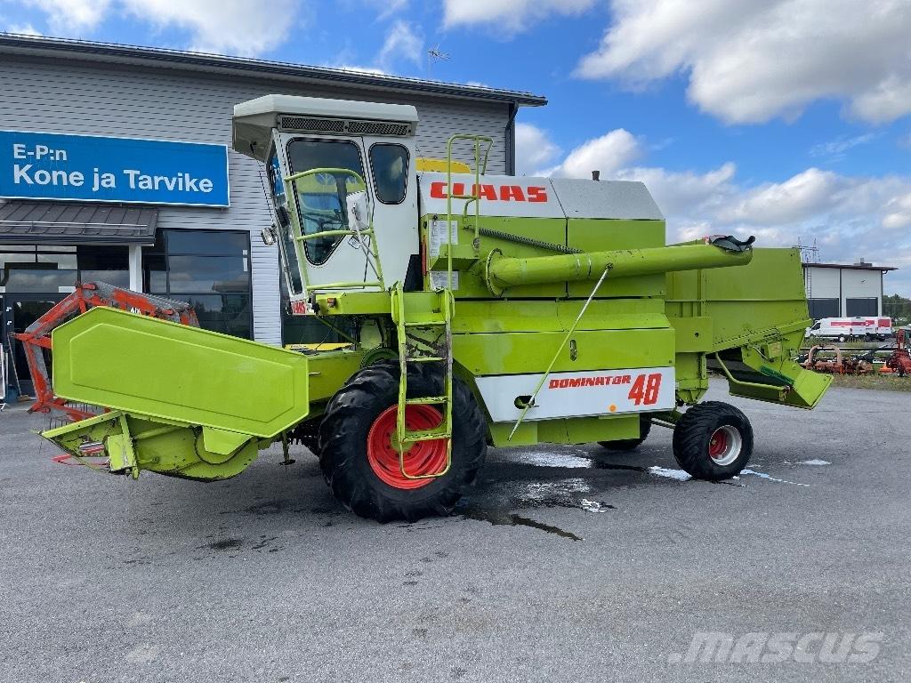 CLAAS Dominator 48 Moissonneuse batteuse