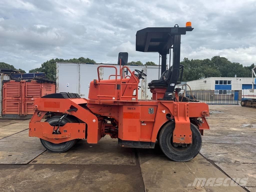 Sakai GW 750-2 Rouleaux à pneumatiques