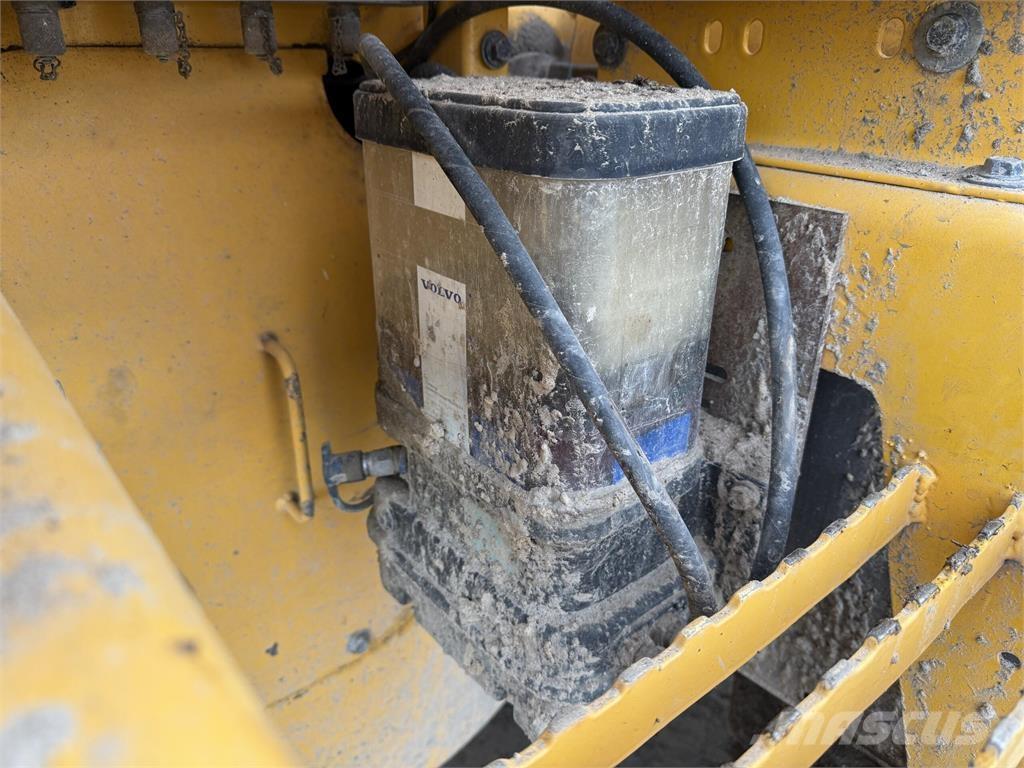 Volvo L120F Chargeuse sur pneus