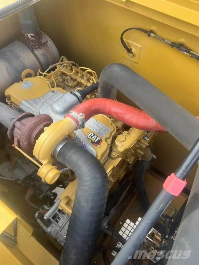 CAT 320 Pelle sur chenilles