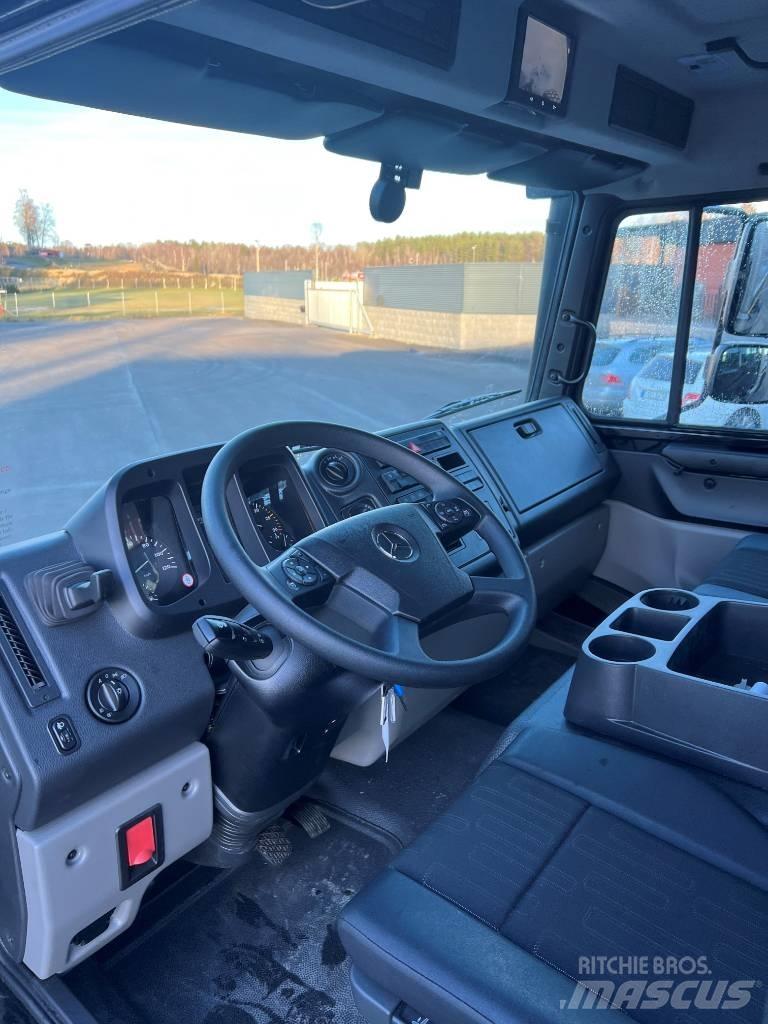Mercedes-Benz Unimog Camion plateau