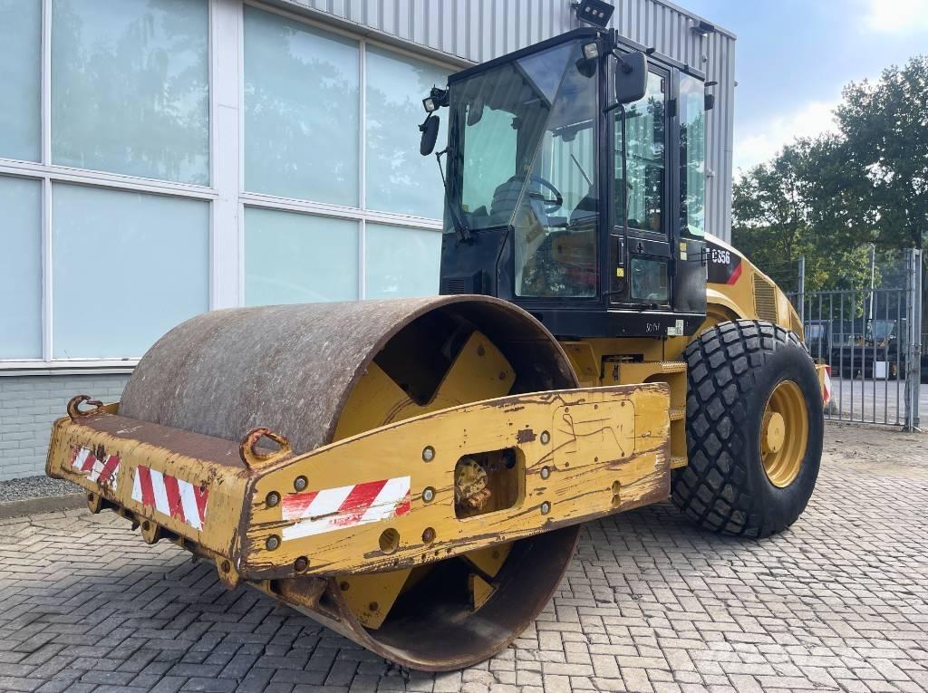 CAT CS 56       2010 Rouleaux monocylindre