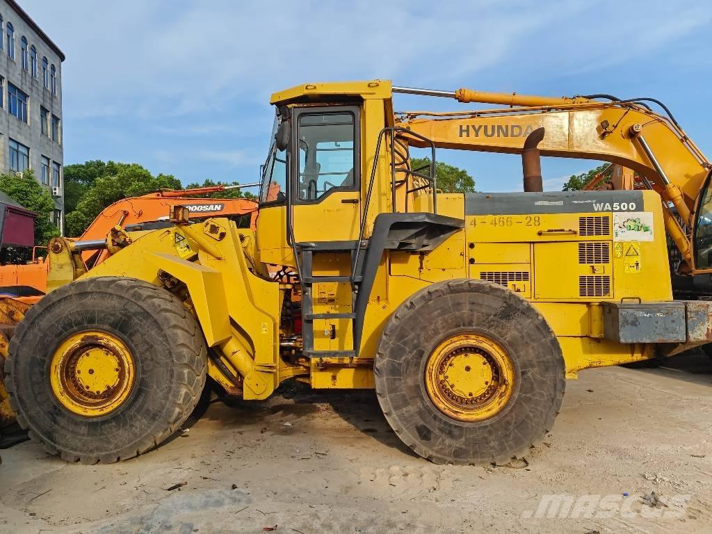 Komatsu WA 500 Chargeuse sur pneus