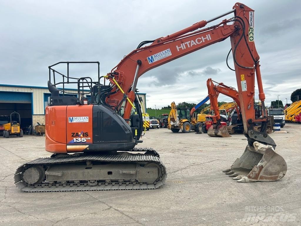 Hitachi ZX135 US-6 Pelle sur chenilles