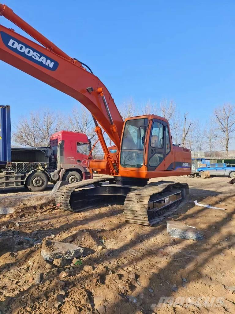 Doosan DH225LC-7 Pelle sur chenilles