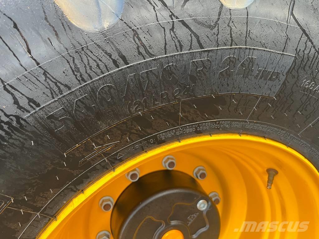 JCB 413 S Chargeuse sur pneus