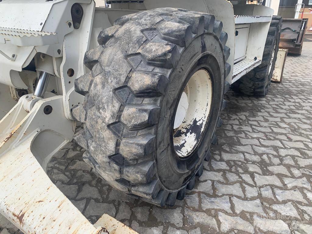 Mecalac 714 MW Pelle sur pneus