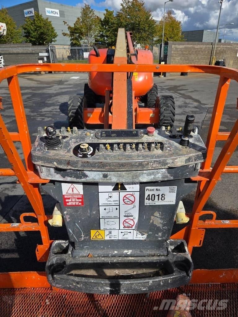 JLG 600 AJ Nacelles articulées