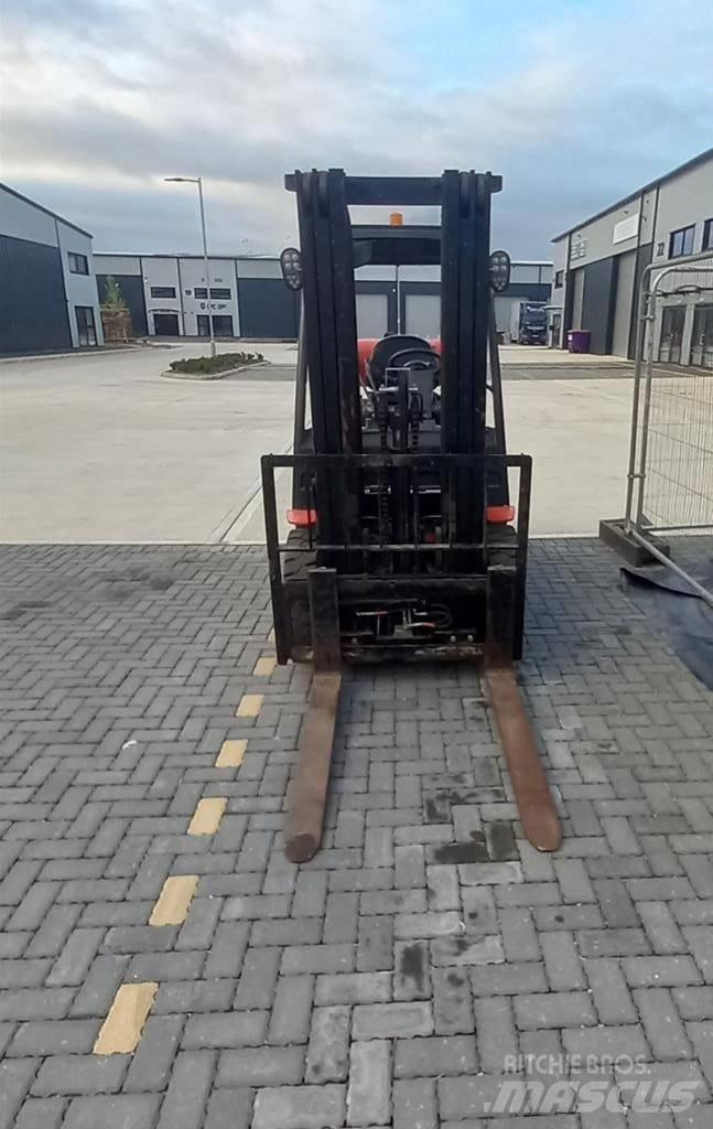 Manitou MI 25 G Chariots GPL