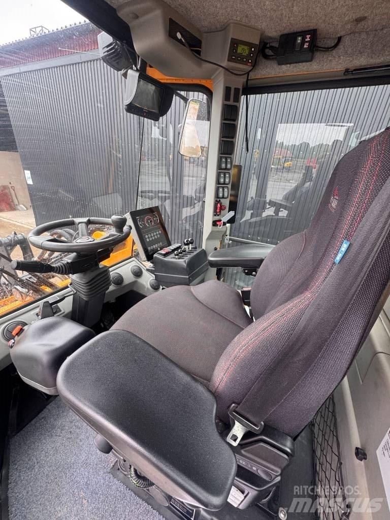Ljungby L 13 Chargeuse sur pneus