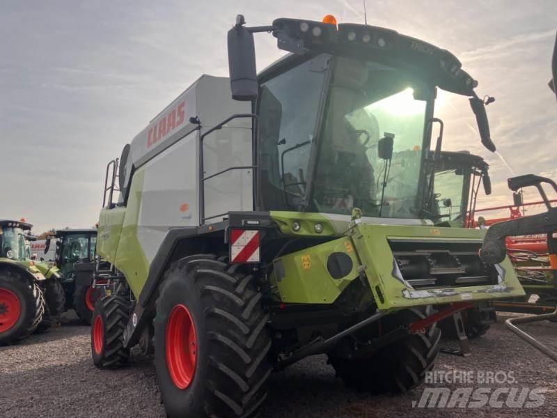 CLAAS TRION 530 Moissonneuse batteuse