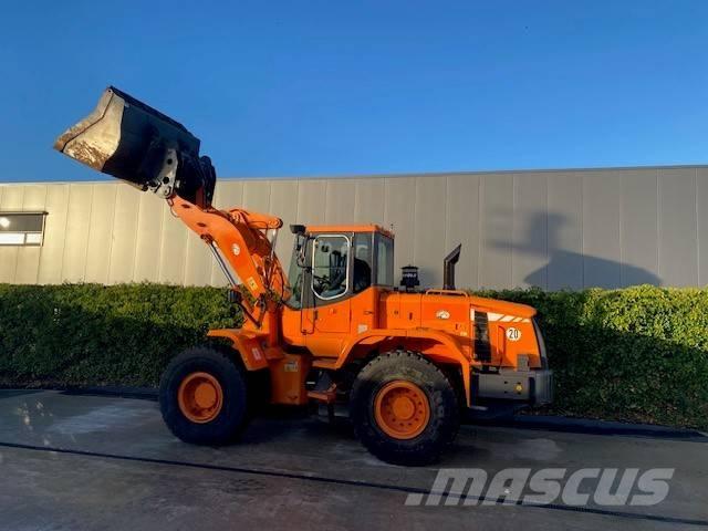 Doosan DL 200 Chargeuse sur pneus