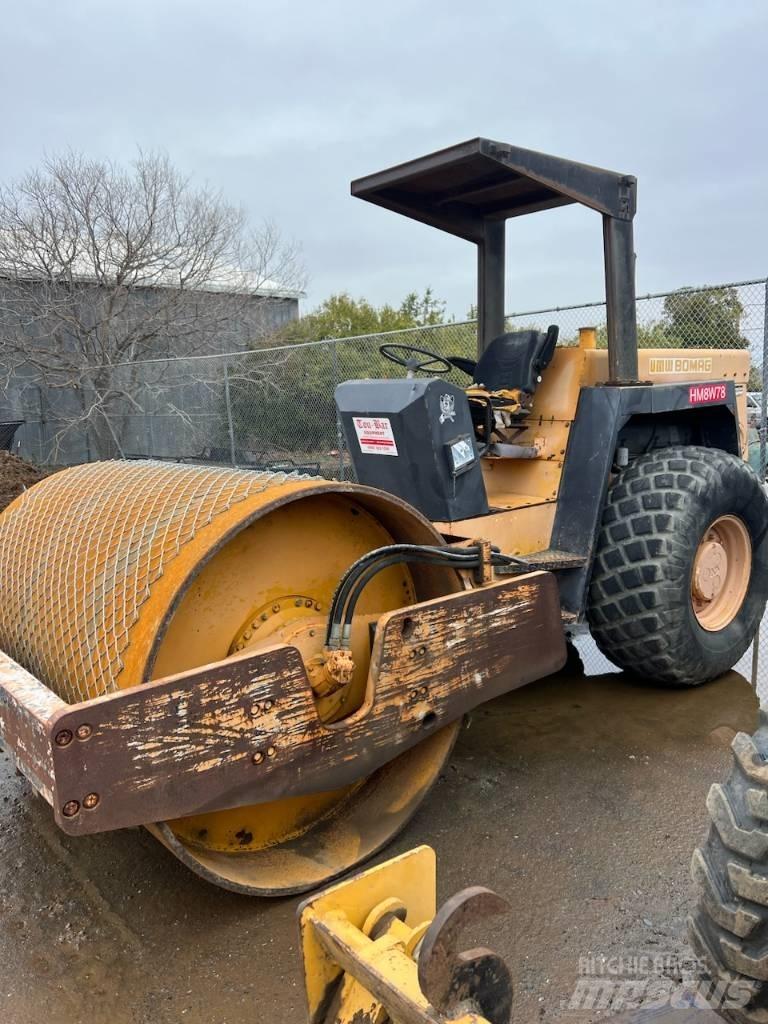 Bomag BW212D-2 Rouleaux monocylindre