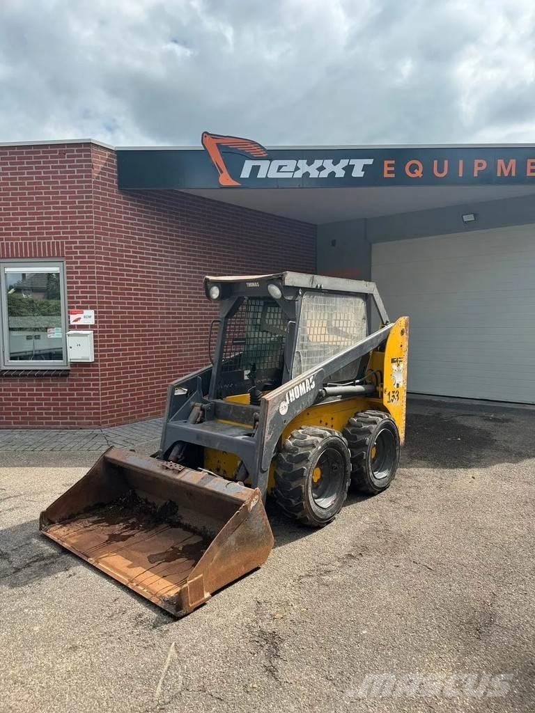 Thomas T153 Chargeuse compacte