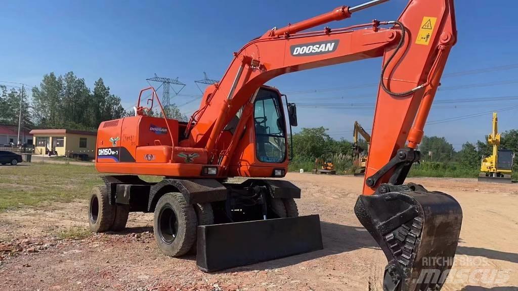 Doosan 150W-7 Pelle sur pneus