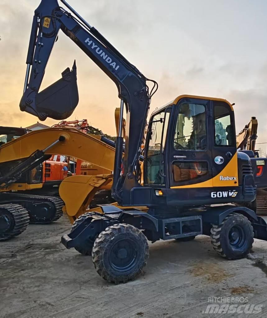 Hyundai 60 W Pelle sur pneus