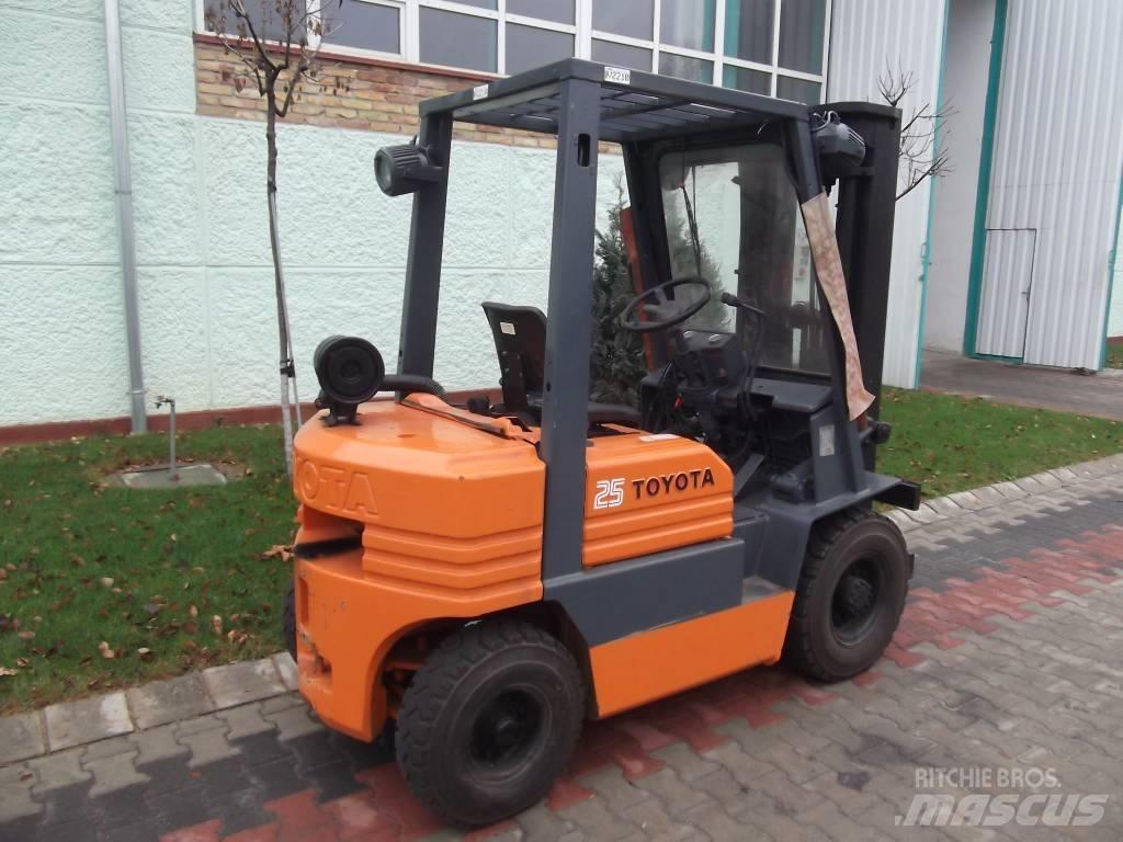 Toyota 5 FD 20 Chariots diesel