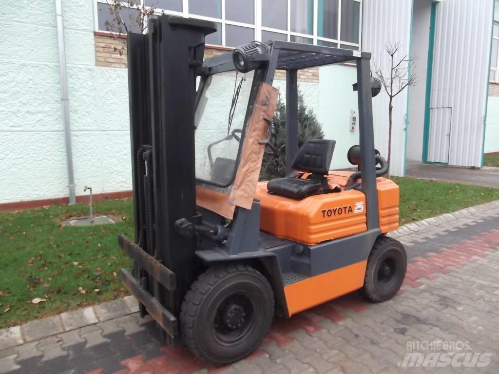 Toyota 5 FD 20 Chariots diesel