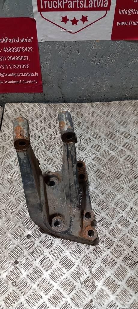 Scania 94 D Châssis et suspension