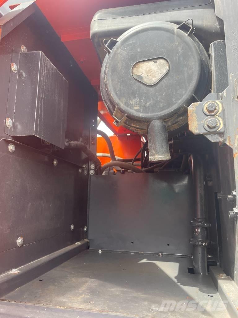 Hitachi ZX 240 Pelle sur chenilles