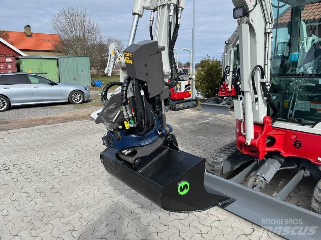 Takeuchi TB325R Mini pelle < 7t