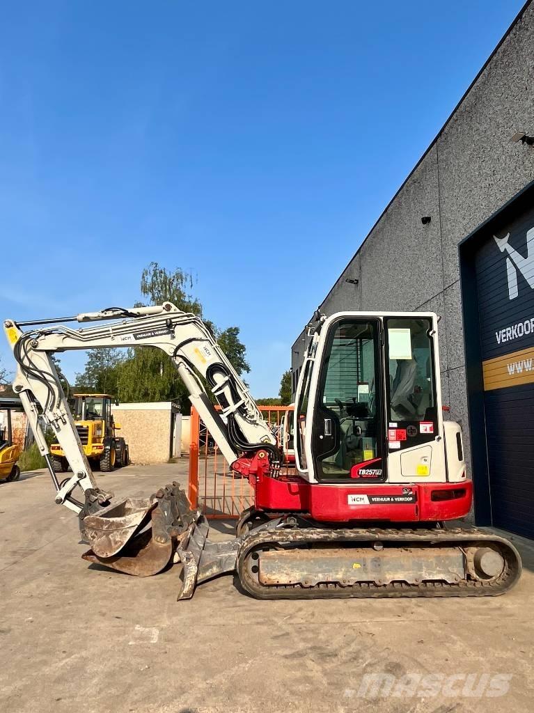 Takeuchi TB 257 FR Mini pelle < 7t