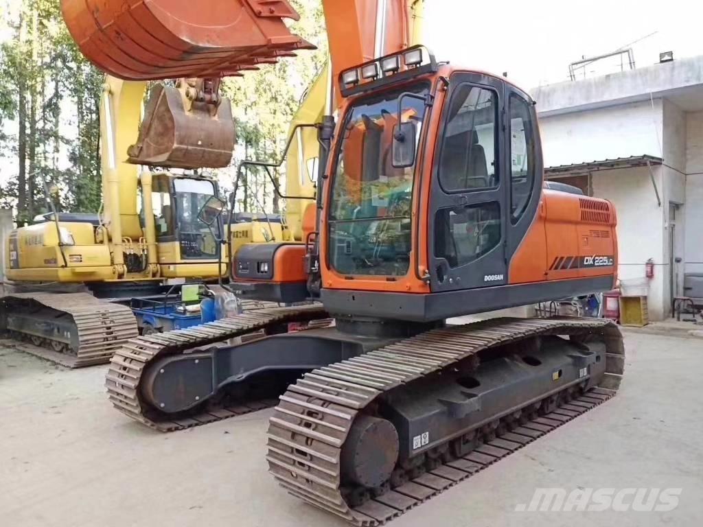 Doosan DX 225 LC Pelle sur chenilles