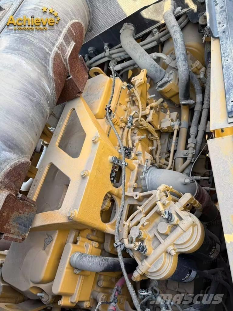 CAT 982 Chargeuse sur pneus