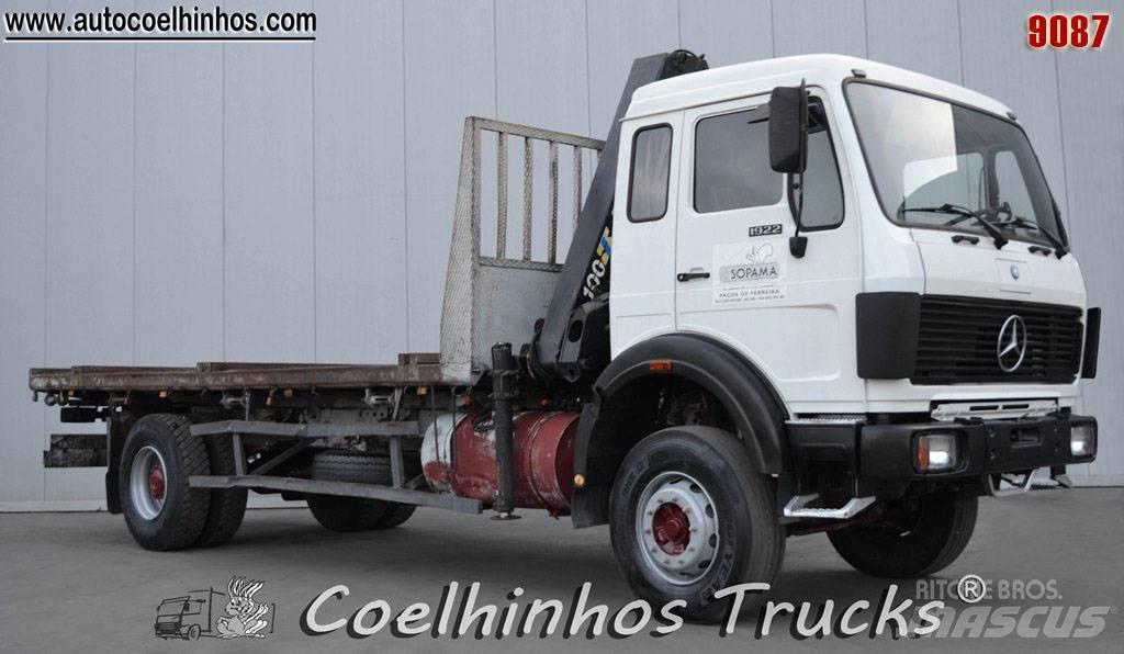 Mercedes-Benz 1922 K Camion plateau ridelle avec grue