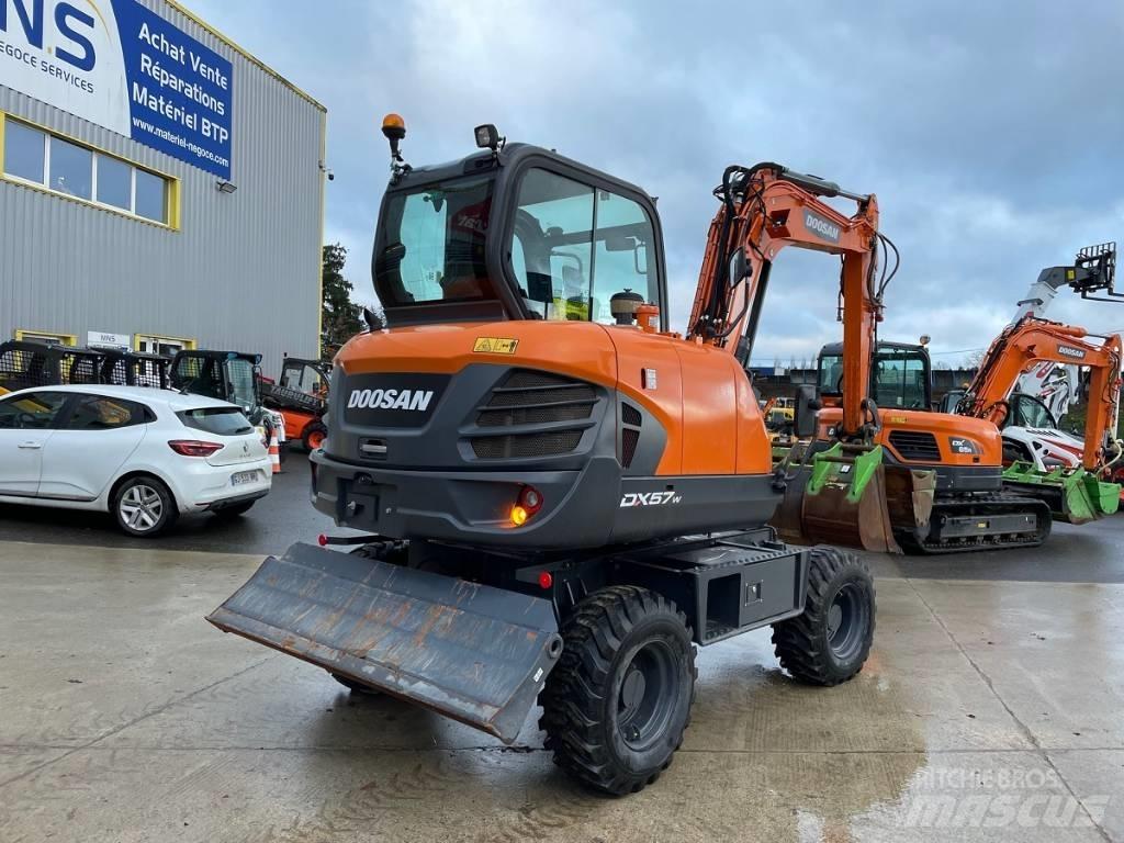Doosan DX 57 W-5 Pelle sur pneus