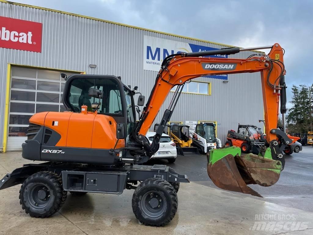 Doosan DX 57 W-5 Pelle sur pneus