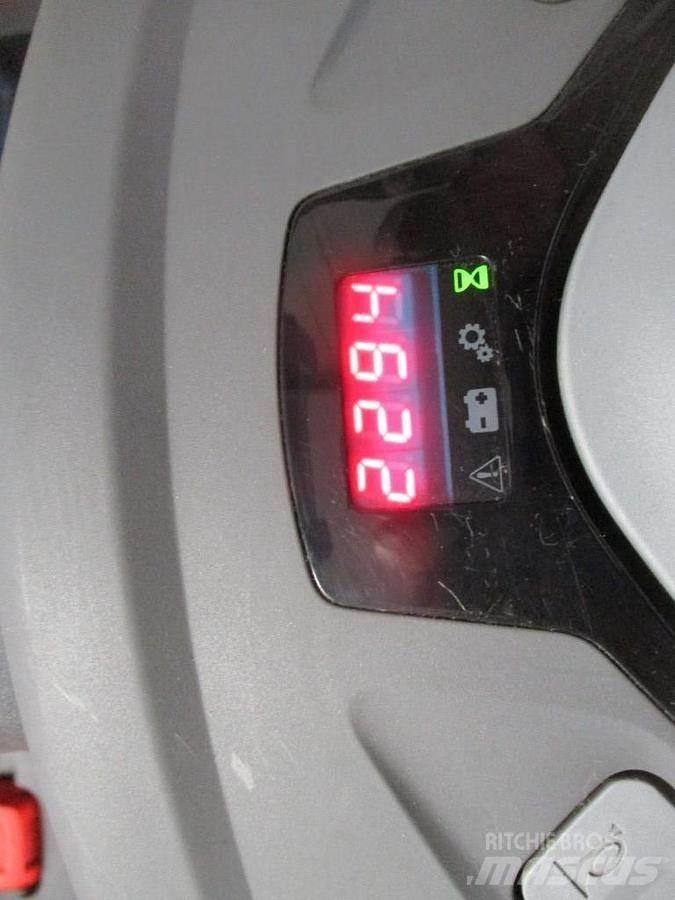 Toyota SPE 160L Gerbeur accompagnant