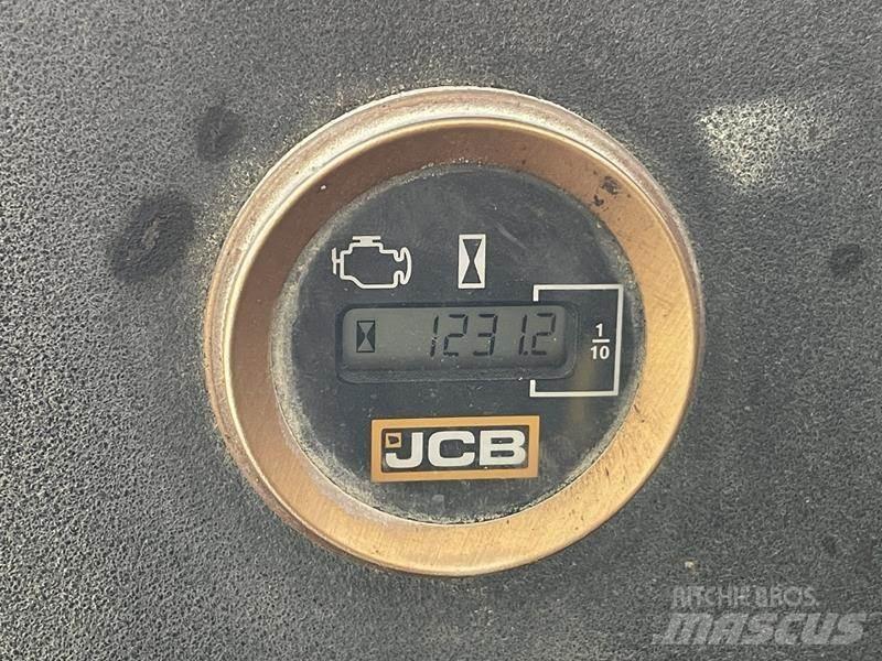 JCB 15 C - 1 Mini pelle < 7t