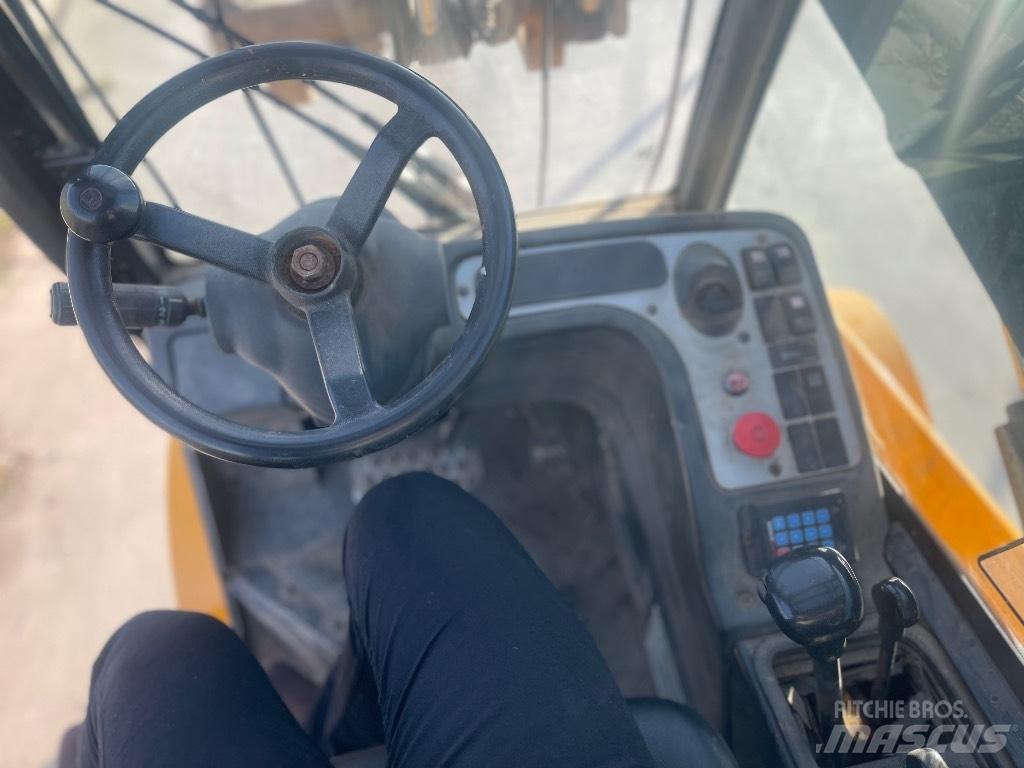 JCB TLT 30 D 4x4 Chariot télescopique