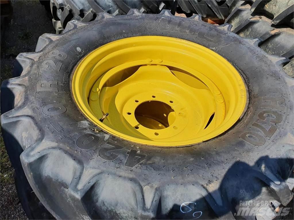 Mitas 420/70R28 x2 Pneus, roues et jantes