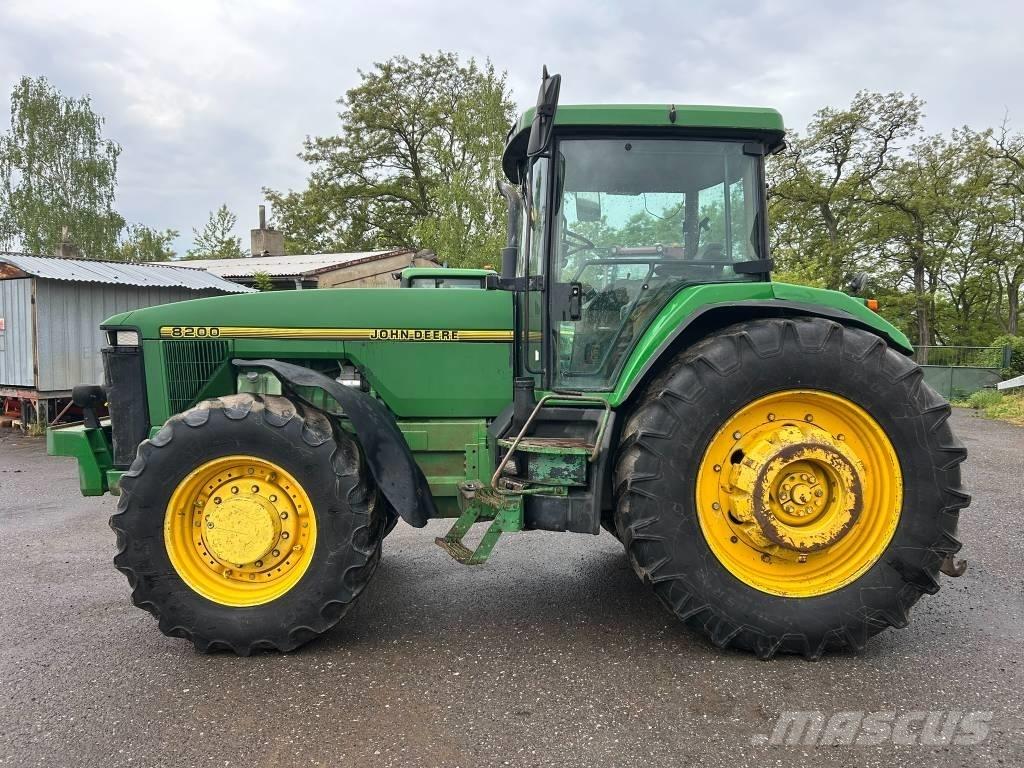 John Deere 8200 Tracteur