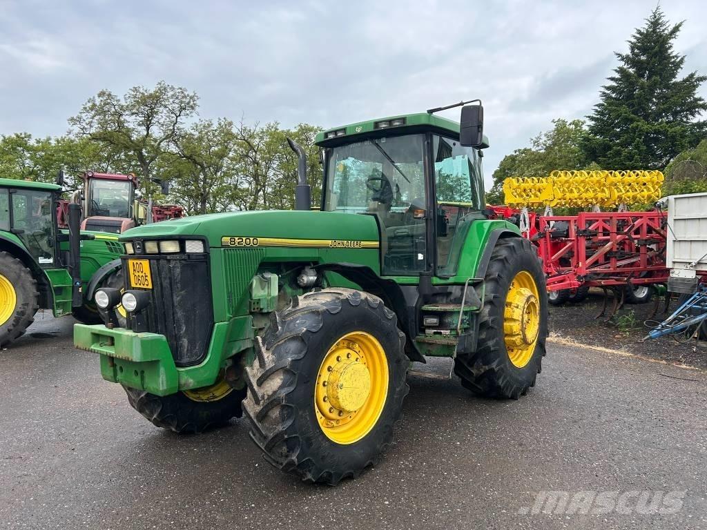 John Deere 8200 Tracteur