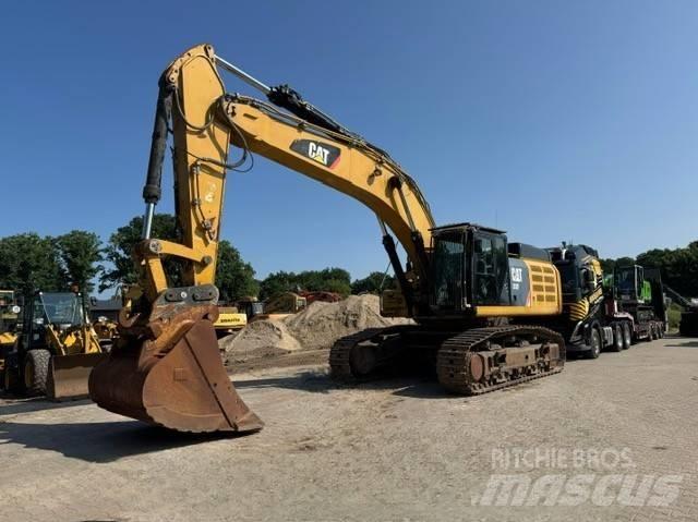 CAT 352 F Pelle sur chenilles