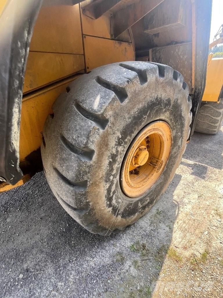 Volvo L180F Chargeuse sur pneus