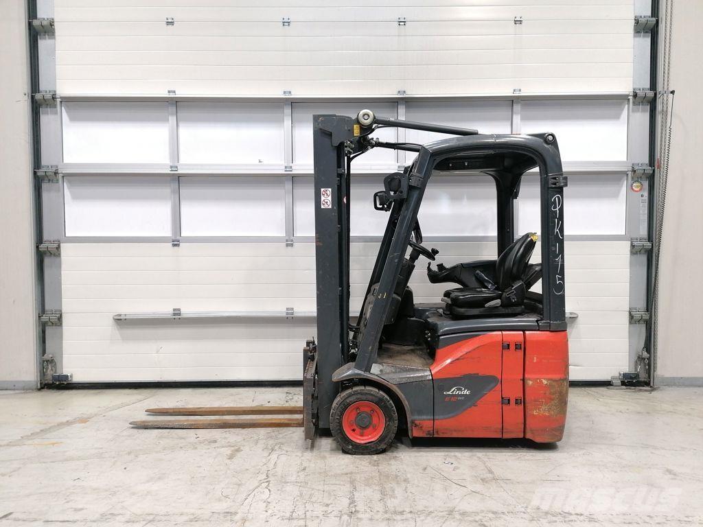 Linde E12-02 Chariots élévateurs électriques