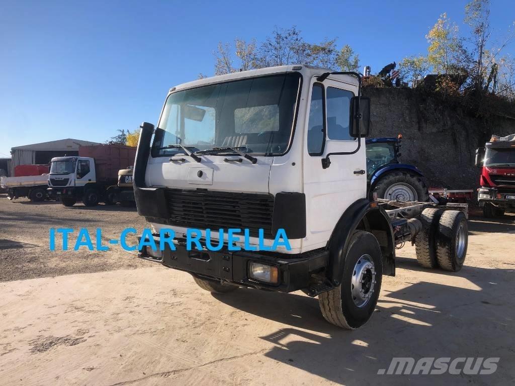 Mercedes-Benz 2635 Camion benne