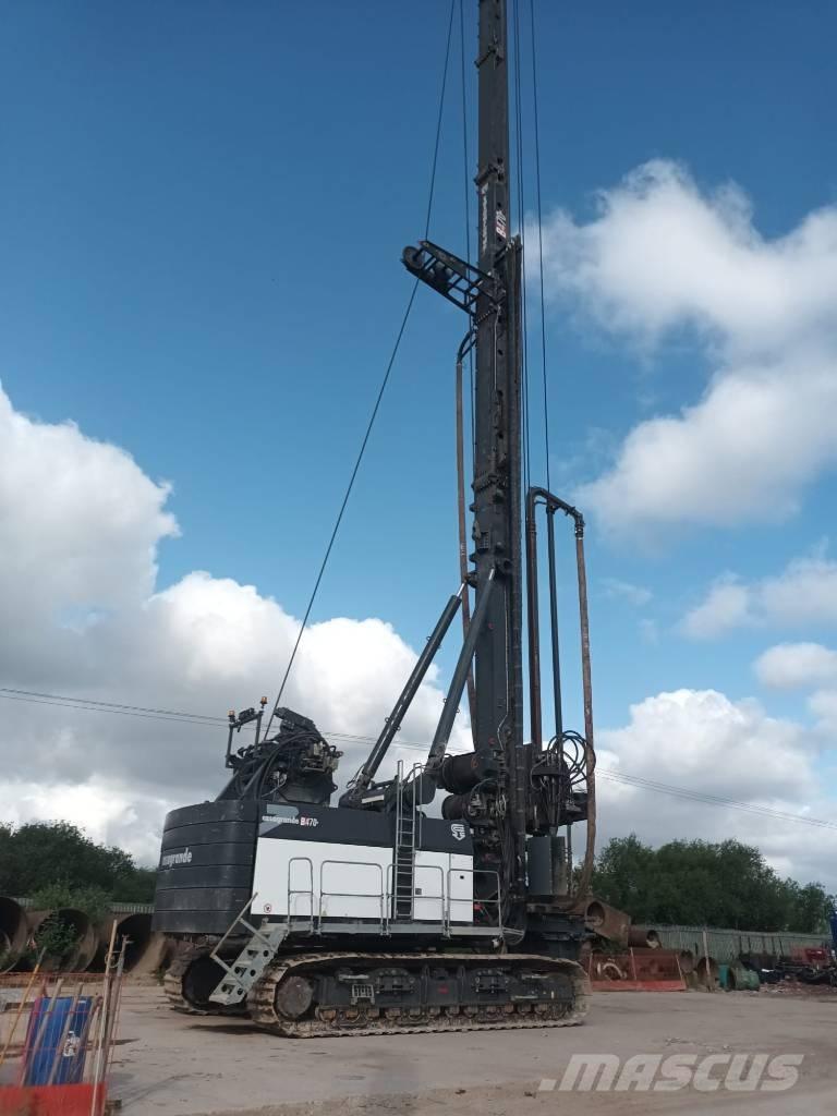 Casagrande B470XP-2 Pelle enfonce-pieux