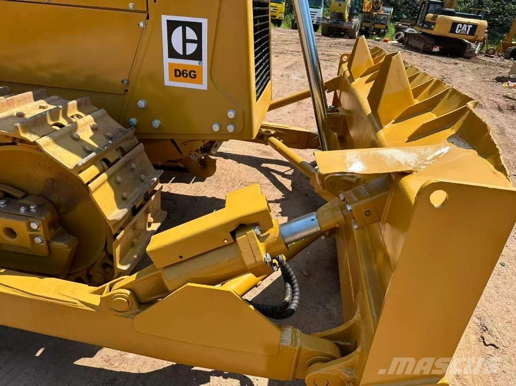 CAT D 6 G Bouteurs sur chenilles