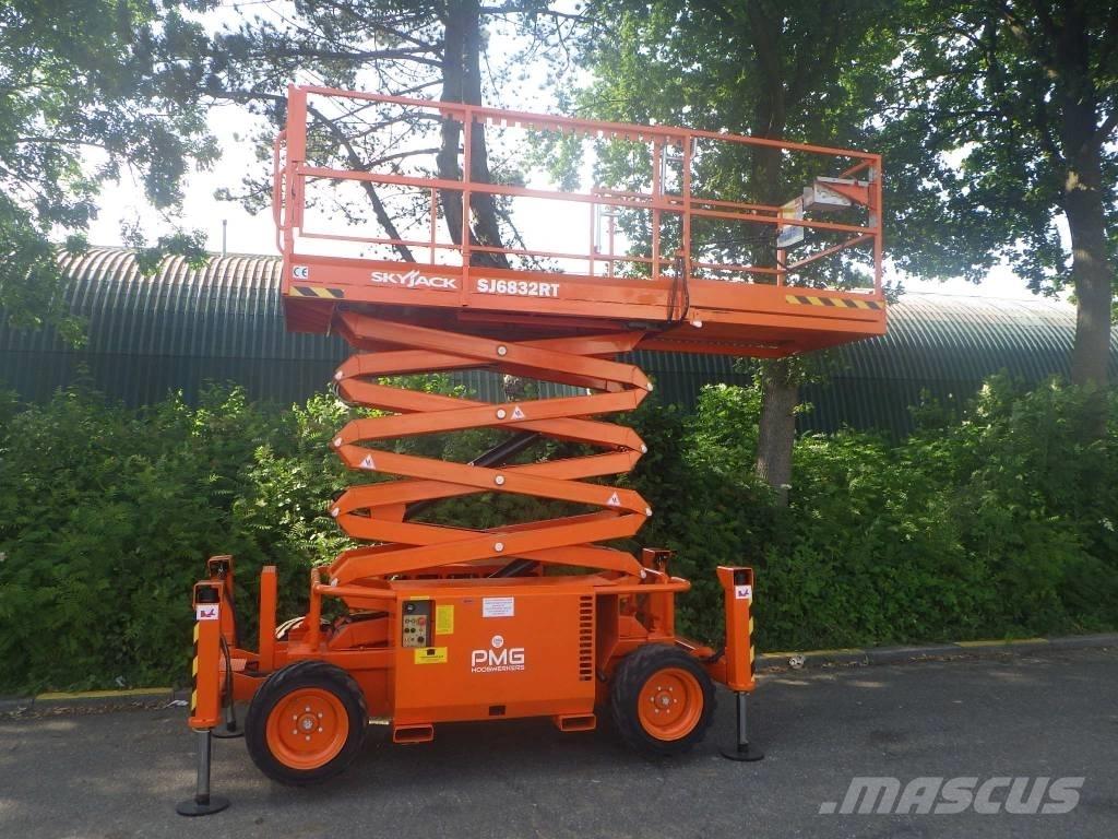 SkyJack SJ6832RT Nacelle ciseaux