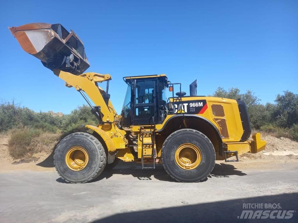 CAT 966 M Chargeuse sur pneus