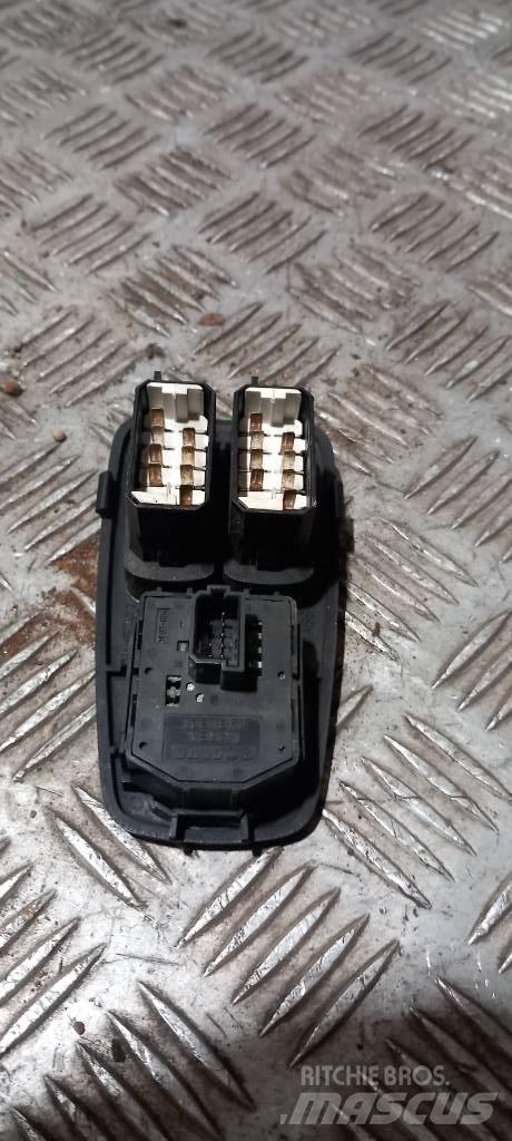 Scania R 440   1445793 Cabines